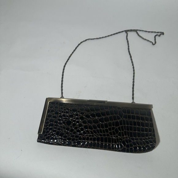 Elegant Black Crocodile-Embossed Clutch - Picture 1 of 7
